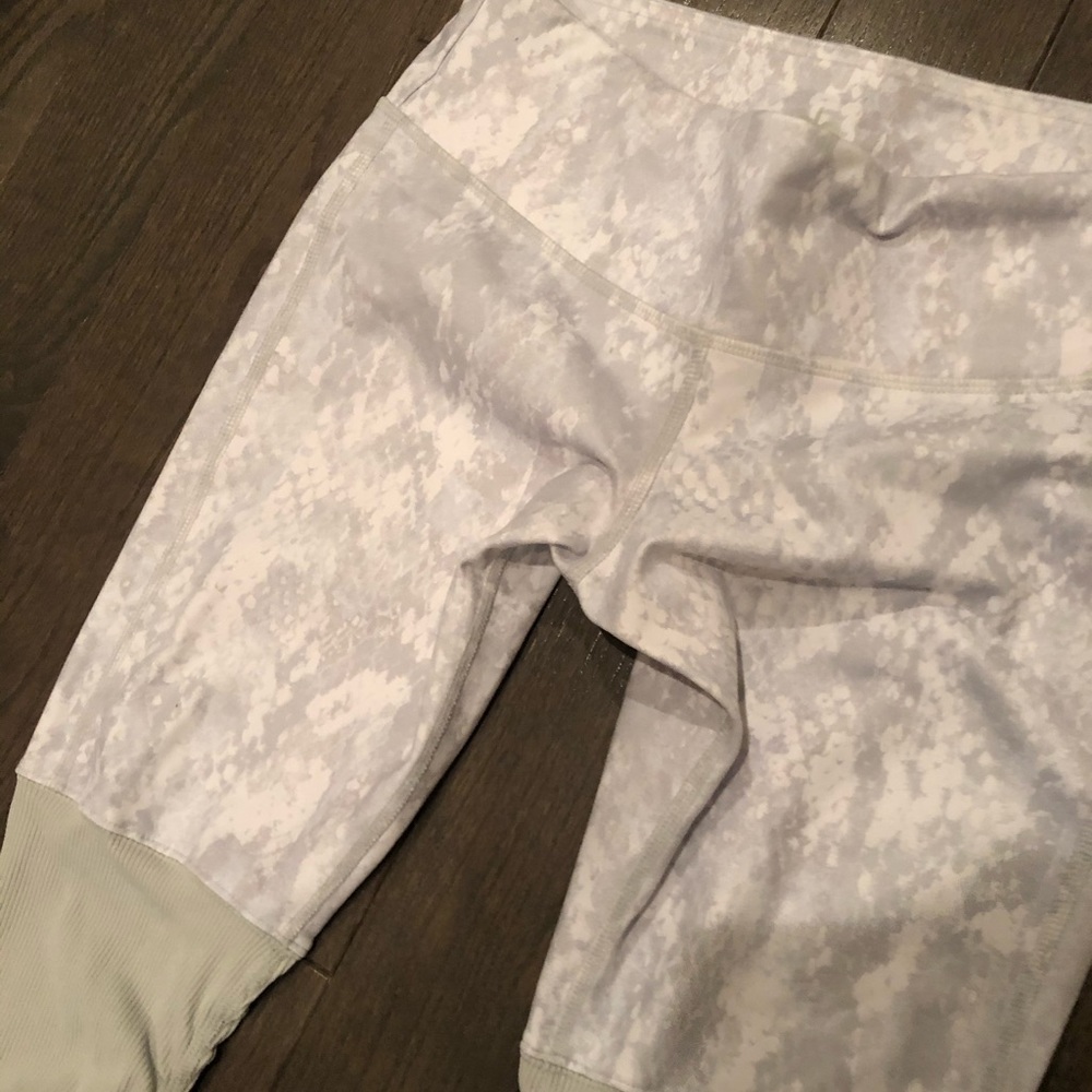 Snakeskin Pattern Alo Goddess Leggings